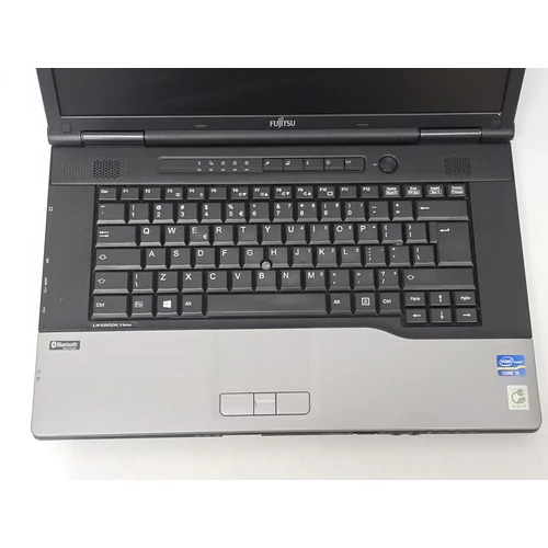 Fujitsu Lifebook E752 Notebook/Laptop, 15,6 HD Kijelző, Intel