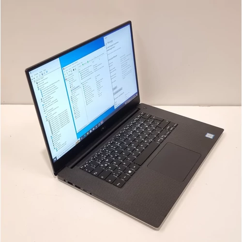 Dell Precision 5520, Notebook/Laptop, 15,6" FHD Kijelző,  Intel® Core™ I7-7820HQ processzor, 16GB DDR4  Memória, 256GB SSD,  Nvidia 4GB videokártya, eredeti Microsoft Windows 10 