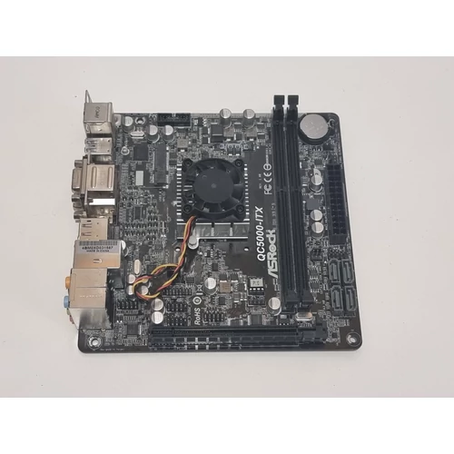 ASRock QC5000-ITX Alaplap, 4 Magos CPU-val