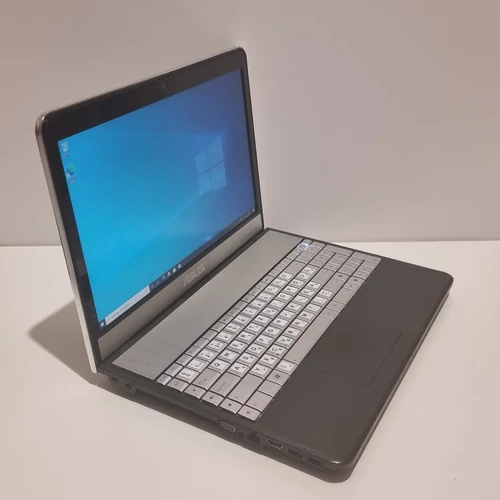 Asus N55S, 15,6" FULL HD kijelző, Intel® Core™ I7-2630QM 4 Mag 8 Szál  Processor, 8GB DDR3 Memória, 250GB SSD, NVIDIA GT555M 2GB VIDEOKÁRTYA, eredeti Microsoft Windows 10