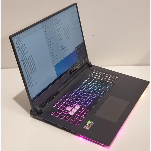 Asus ROG Strix G713RC-HX011, 17,3" IPS 144hz Kijelző,  Ryzen 7 6800H processzor, 32GB DDR4 Memória,  512GB + 1TB NVMe SSD, RTX 3050, eredeti Microsoft Windows 10
