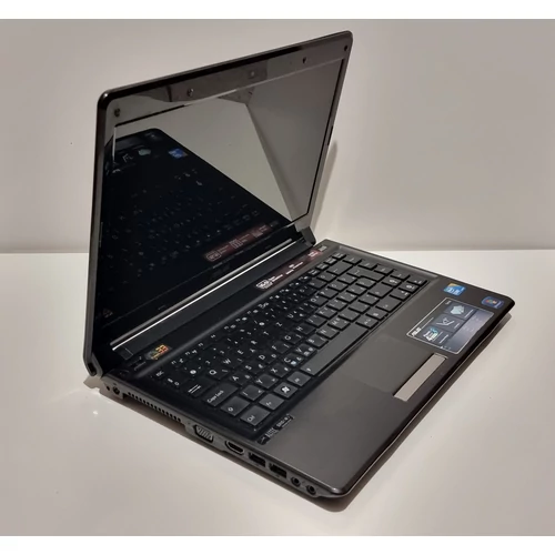 Asus UL80JT, 14" HD  Kijelző, Intel® Core™ i5-U520 processzor, 4GB DDR3 Memória, 120GB SSD, Nvidia 310M 1GB Videokártya, eredeti Microsoft Windows 10