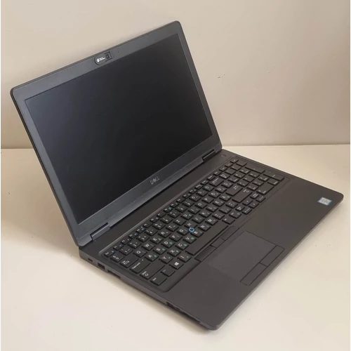 Szépséghibás, Dell Latitude 5590 Notebook/Laptop, 15.6"  FULL HD IPS Kijelző,  Intel® Core™ I5-8350U processzor, 8GB DDR4 Memória, 256GB M.2 SSD, UHD Graphics, eredeti Microsoft Windows 10 / 11