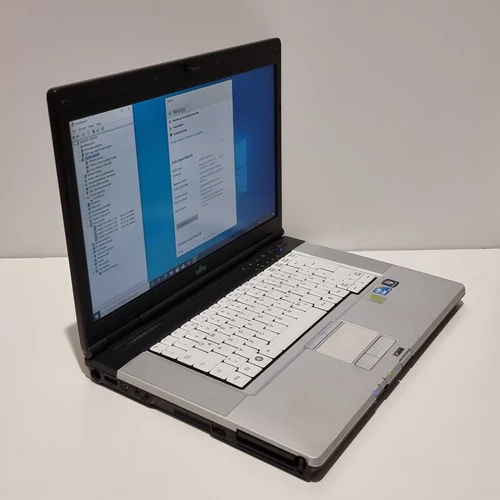Fujitsu Lifebook E780, 15,6" HD Kijelző, Intel® Core™ i5-520M Processor, 4GB DDR3 Memória, 320GB Merevlemez, Bővítési lehetőségek, eredeti Microsoft Windows 10