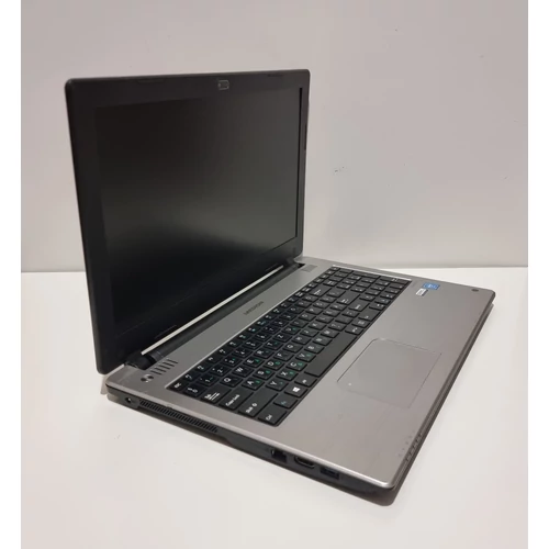 Medion Akoya E6239, 15,6," HD Kijelző,  Intel® Celeron™ N2840 processzor, 4GB DDR3 Memória, 128GB SSD, eredeti Microsoft Windows 10