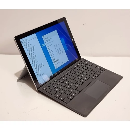 Microsoft Surface Pro 3, 12" FHD 2160x1440, Intel® Core™ I7-4650U processzor, 8GB DDR3 Memória, 256 GB SSD,  eredeti Microsoft Windows 10