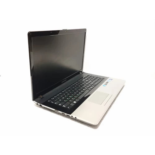 Samsung NP300E7A, 17,3" HD+ Kijelző,  Intel® Core™ I3-2350M processzor, 4GB DDR3 Memória, 128GB SSD, Nvidia GT520MX 1GB Videokártya, eredeti Microsoft Windows 10