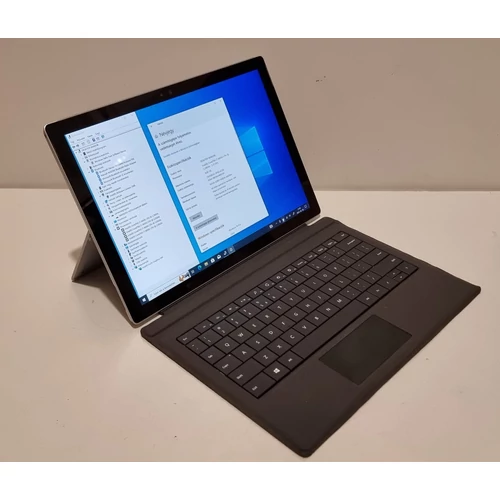 Microsoft Surface Pro 4, 12,3" 3K,  2736 x 1824, Intel® Core™ I7-6650U processzor, 8GB Memória, 256GB NVMe SSD,  eredeti Microsoft Windows 10