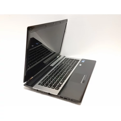 Samsung NP-RF711, 17,3" HD+ Kijelző,  Intel® Core™ I7-2630QM, 4 Mag, 8 Szál processzor, 4GB DDR3 Memória, 128GB SSD, Nvidia GT540M 2GB Videokártya, eredeti Microsoft Windows 10