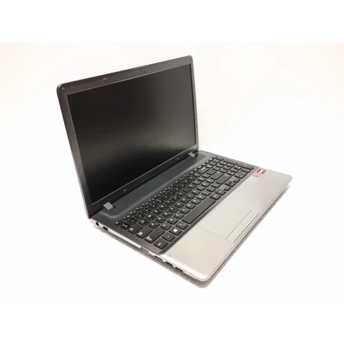 Samsung NP355V5C, 15,6" HD Kijelző,  AMD A8-4500M processzor, 4GB DDR3 Memória, 128GB SSD, HD 7640G Videokártya, eredeti Microsoft Windows 10