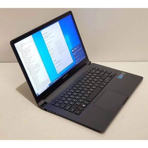 Samsung NP900X4D, Notebook/Laptop, 15,6" HD+ Kijelző,  Intel® Core™ I5-3337U processzor, 8GB DDR3 Memória, 128GB SSD, eredeti Microsoft Windows 10