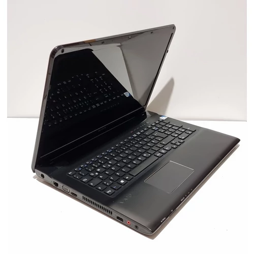 Sony Vaio SVE171G12M, 17,3" HD+,  Intel® Pentium™ 2020M processzor, 3GB DDR3 Memória, SSD, eredeti Microsoft Windows 10