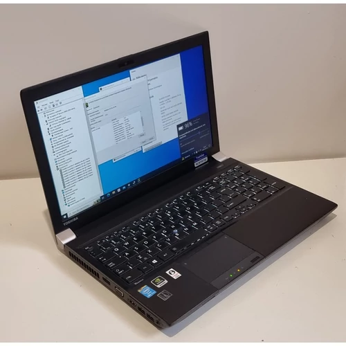 Toshiba Tecra W50-A-10G, 15,6" Full HD IPS,  Intel® Core™ I7-4800MQ 4 mag, 8 szál  processzor, 16GB DDR3 Memória, 240GB SSD, Nvidia Quadro 2GB Videokártya, Bővítési lehetőségek, eredeti Microsoft Windows 10
