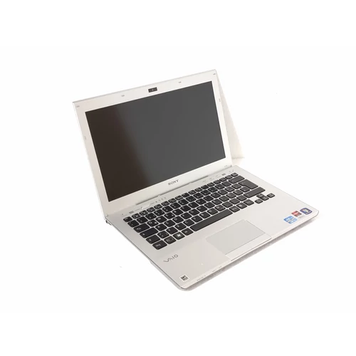 Sony Vaio, 13,3" HD Kijelző, Intel® Core™ i3-2330M Processor, 4GB DDR3 Memória, 500GB SATA3 HDD, AMD HD7400M, Videokártya, eredeti Microsoft Windows 10