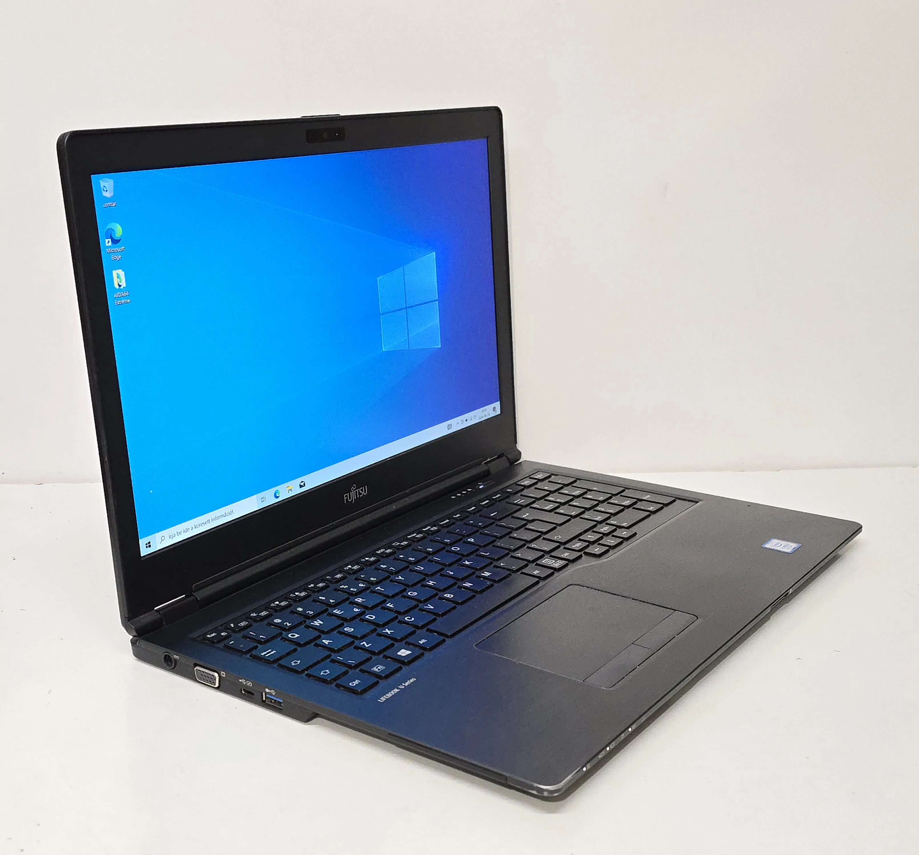 Fujitsu LifeBook U758 , Notebook/Laptop, 15,6 FHD Kijelző, Intel
