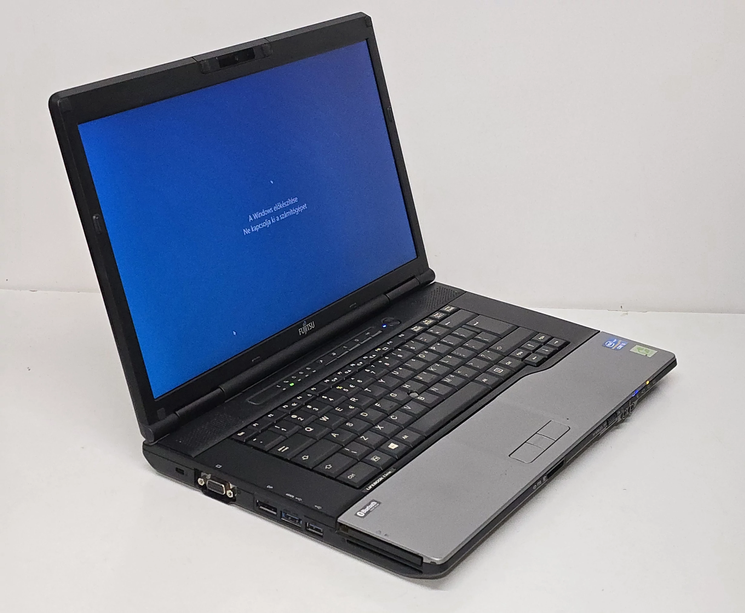 Fujitsu Lifebook E752 Notebook/Laptop, 15,6 HD Kijelző, Intel